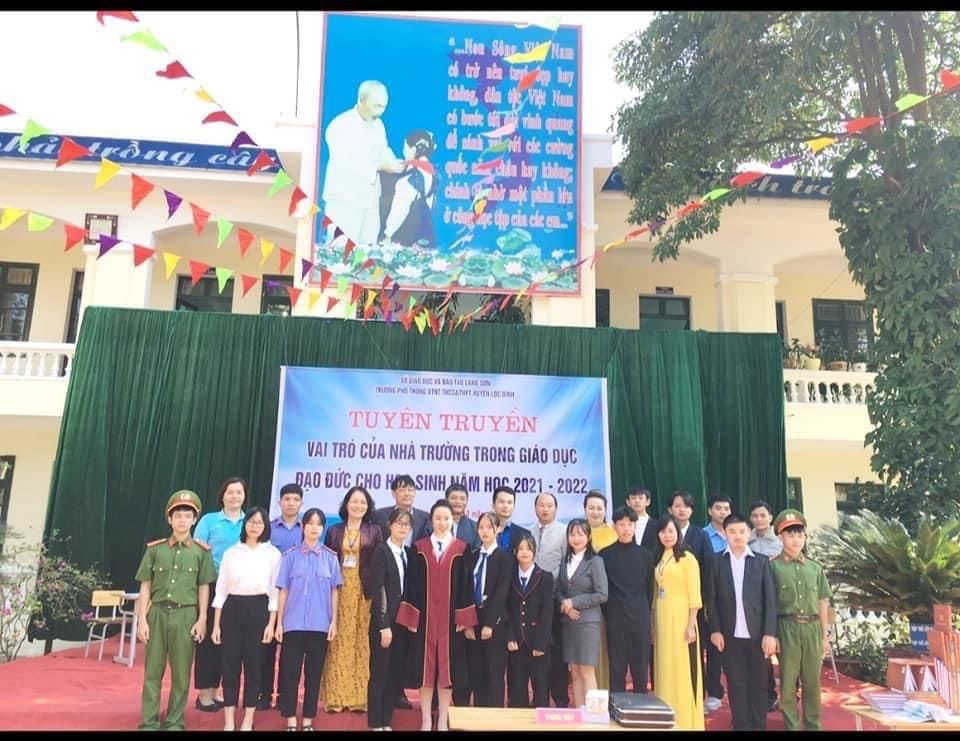 PT DTNT THCS&amp;THPT huyện Lộc Bình đã tổ chức ngoại khóa “Tuyên truyền vai trò của nhà trường trong giáo dục đạo đức cho học sinh năm học 2021 – 2022”.